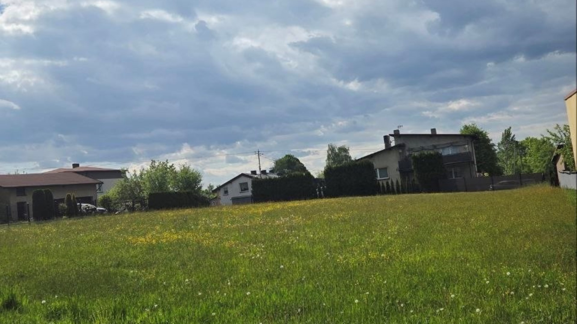 Działka na sprzedaż
